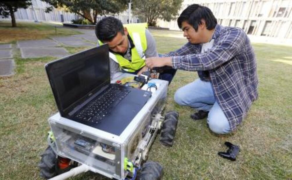 De niño campesino a creador de robot 