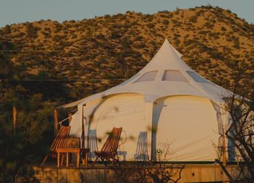 El campamento de lujo en una playa solitaria del mar de Cortés