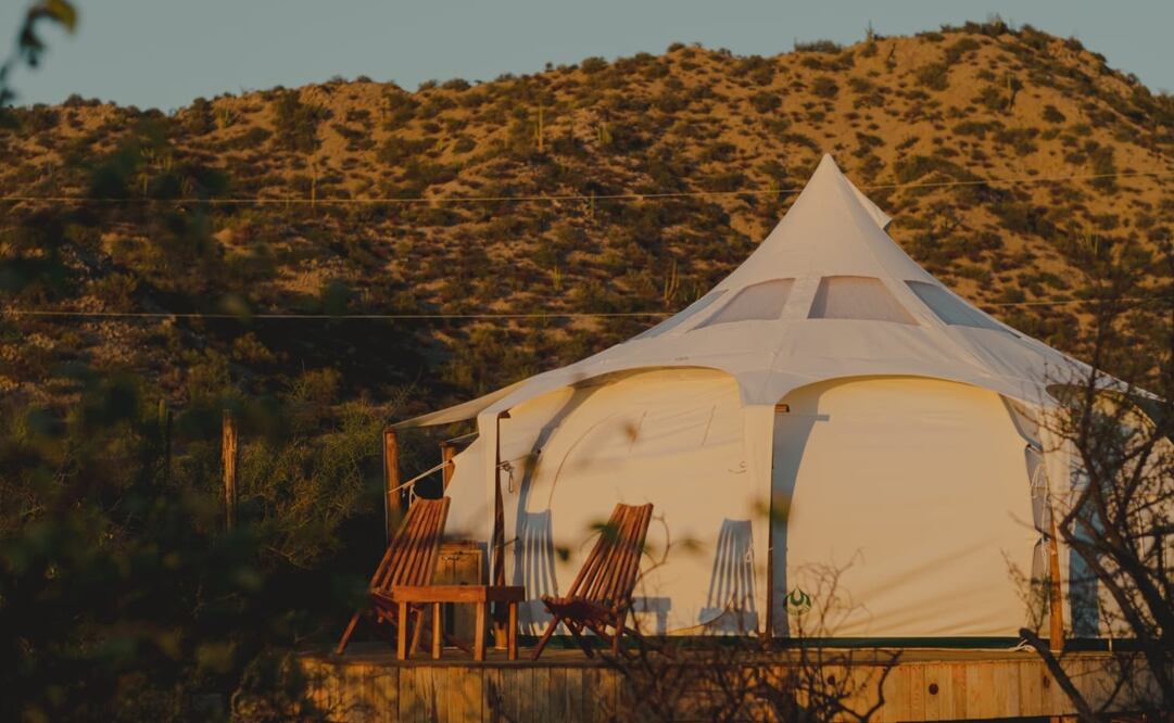 Las tiendas del campamento de lujo están a 900 metros de la playa. Foto: Glamping Azul Xerena