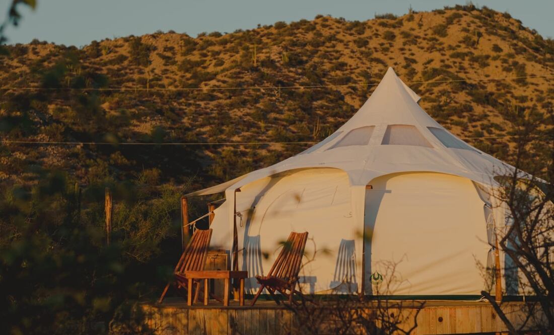 Las tiendas del campamento de lujo están a 900 metros de la playa. Foto: Glamping Azul Xerena