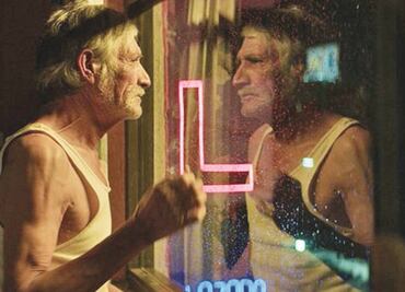 La pieza clave de la cinta “Zapatos Rojos”: una mujer que no aparece a cuadro