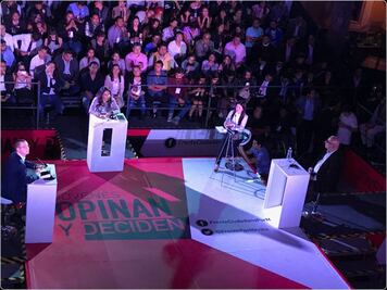 Jóvenes reclaman espacios a líderes del Frente