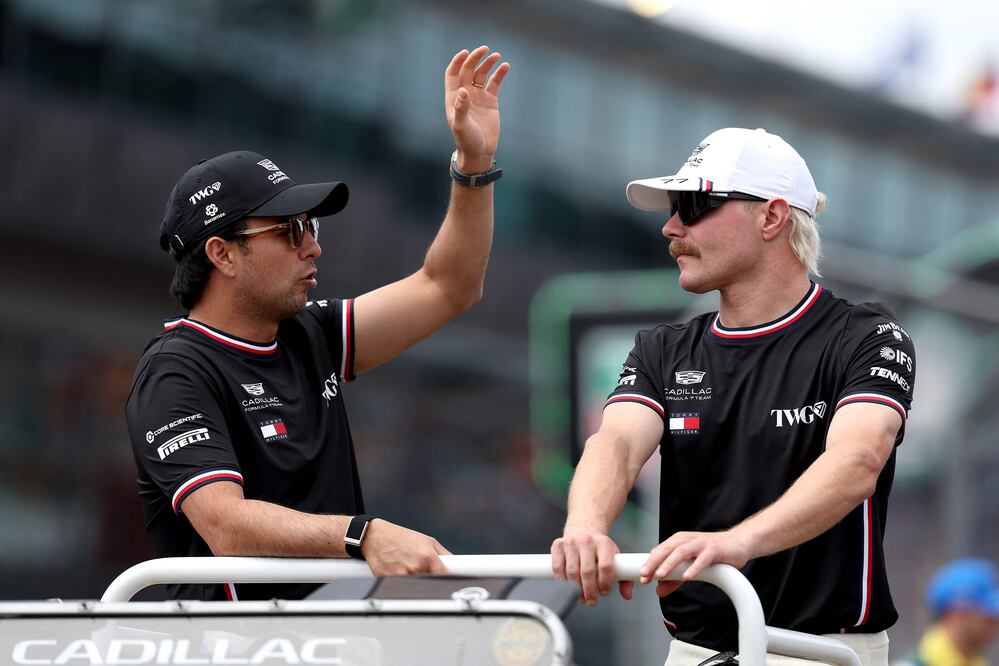 Checo Pérez y Valtteri Bottas en las actividades del Gran Premio de Australia - Foto: AFP