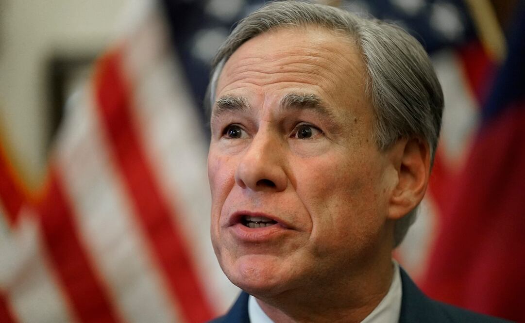 El gobernador Greg Abbott indicó que migrantes serán arrestados por oficiales del Departamento de Seguridad Pública de Texas. Foto: AP