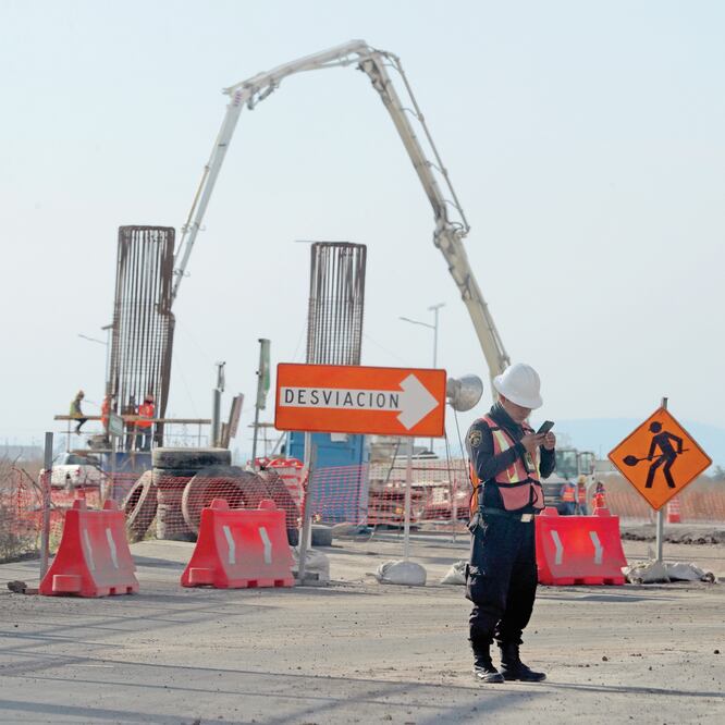 EL DATO Recursos.Las Afore Inbursa, Pensionissste, Profuturo y XXI-Banorte, principalmente, invirtieron en las obras del NAIM. ARCHIVO EL UNIVERSAL