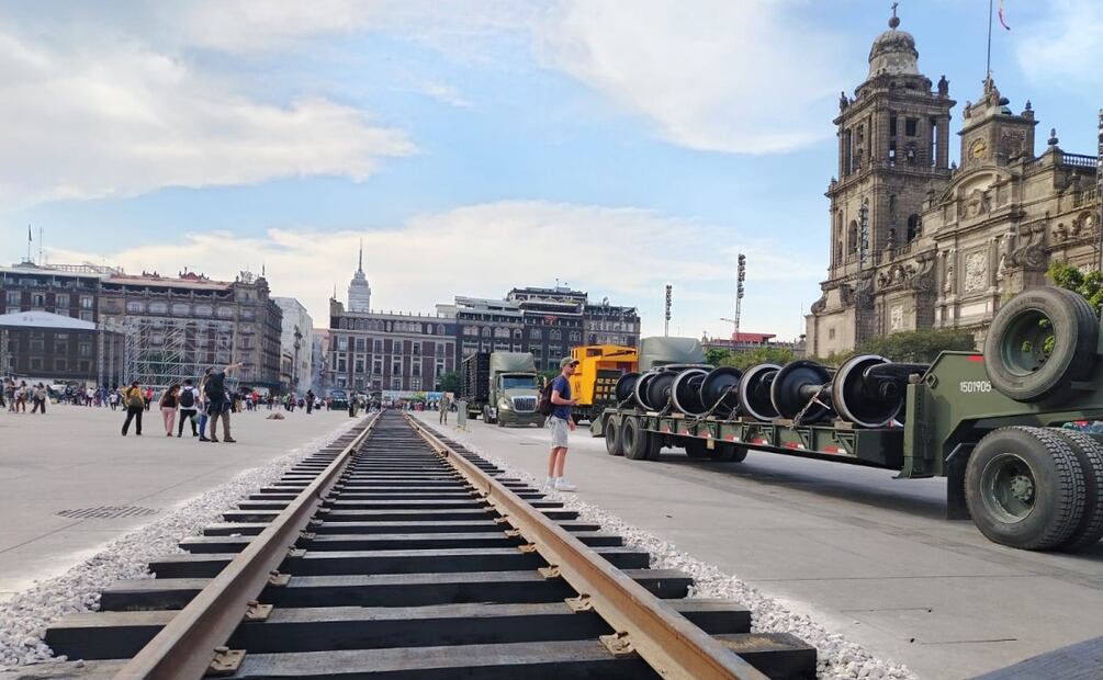 Alistan el Zócalo para desfile por la Revolución Mexicana (18/11/2025). Foto: Eduardo Dina / EL UNIVERSAL