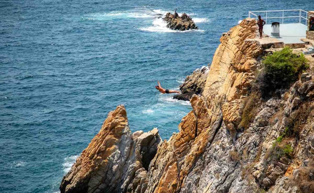 Secretaría de turismo de Guerrero reporta alta ocupación hotelera; Acapulco y Taxco superan 85%.
Foto: Especial.