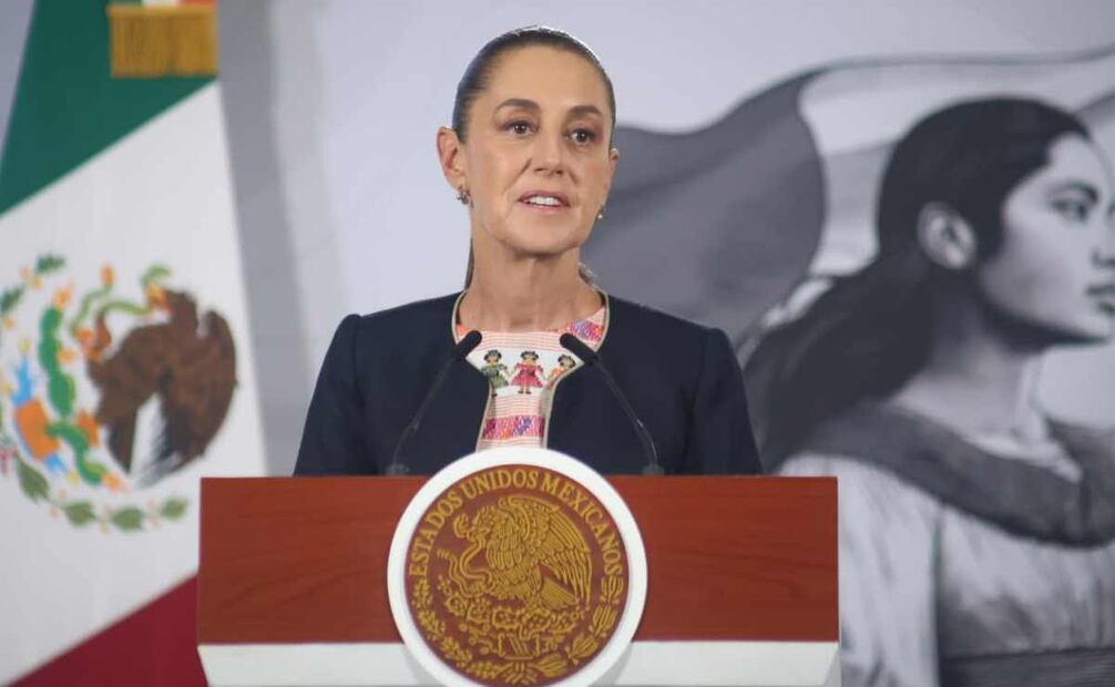 La presidenta Sheinbaum Pardo informó que este jueves 4 de diciembre viaja a Washington en la tarde-noche, en un avión de la Secretaría de la Defensa Nacional (Sedena), para la rifa del Mundial de Futbol FIFA 2026. Foto: Luis Camacho  / EL UNIVERSAL