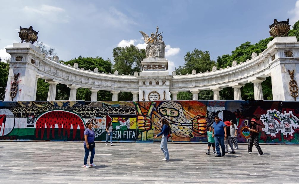 Aspectos del Hemiciclo a Juárez, ubicado en la Alameda Central de la Ciudad de México. Foto Hugo Salvador El Universal