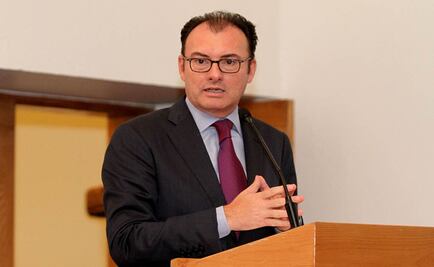 Mercado cambiario opera bien y con orden: Videgaray