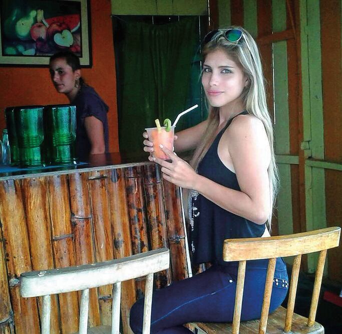 Stephanie Magón Ramírez se quitó por su propia cuenta los frenillos de la boca para mejorar su amplia sonrisa. También hizo todo lo posible por rebajar cinco kilos de los 55 que pesaba (ESPECIAL)