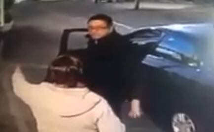 Captan a chofer de Cabify cuando patea a mujer en Puebla