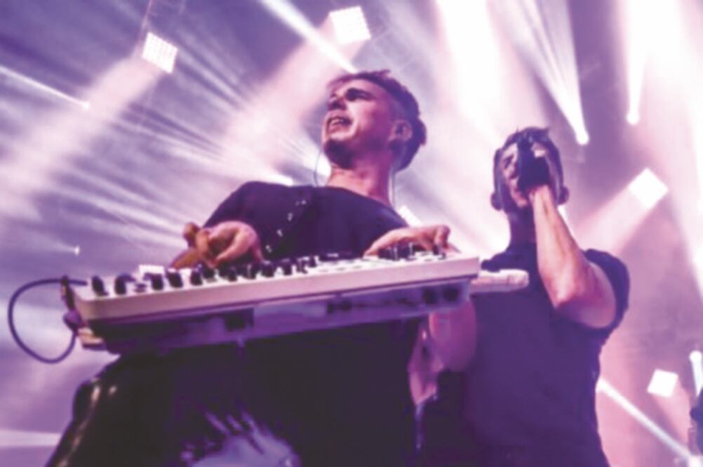 Los músicos ejecutaron temas de antaño y nuevos lanzamientos. (Twitter)