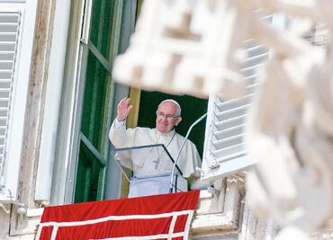 Papa pide a parroquias acoger a migrantes