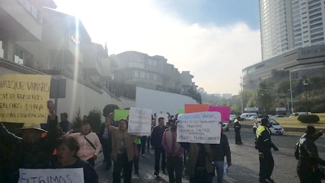 Suman cinco horas de bloqueo en Interlomas
