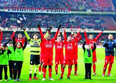 Ochoa y Standard se preparan para los  playoffs de Bélgica