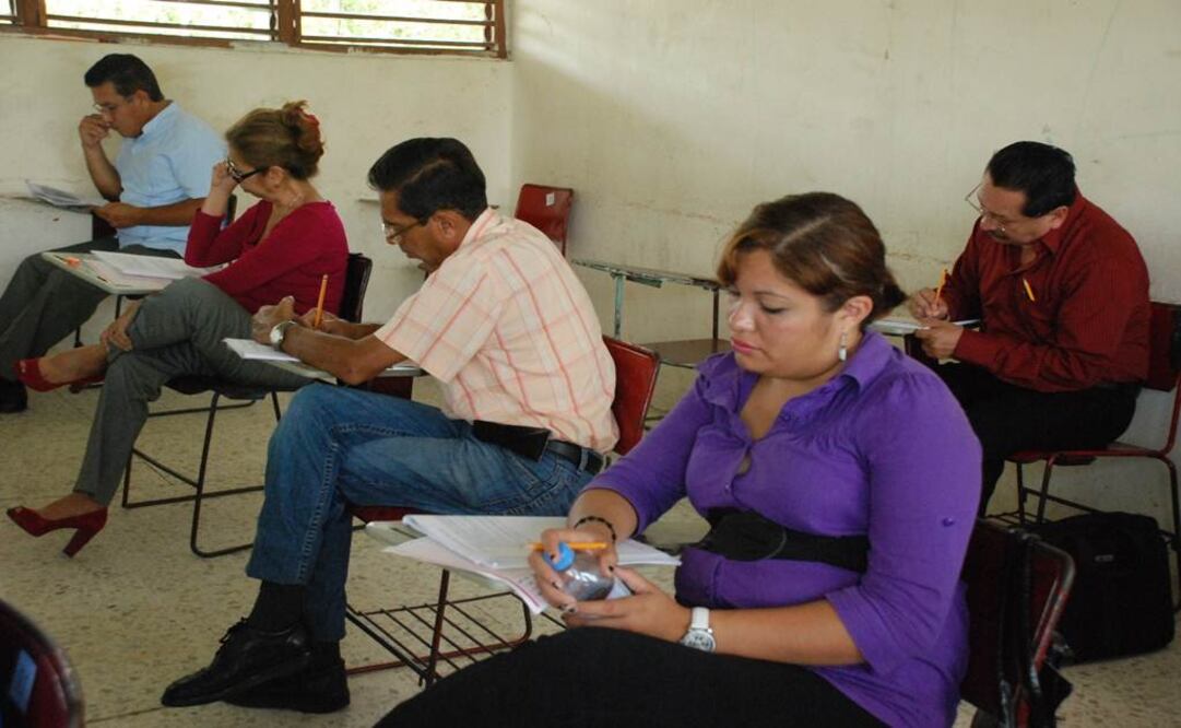 CNDH inicia queja por vejación a maestra que presentaba evaluación