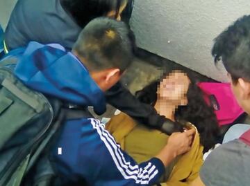 Balean a adolescente en Metro Cuatro Caminos