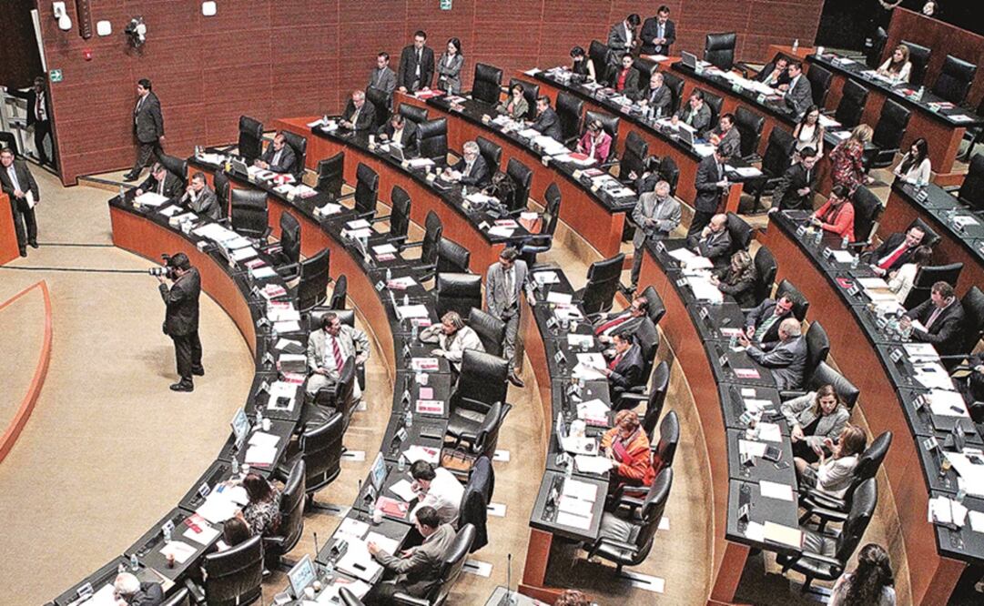 Exigen rehacer la investigación. Senadores piden retomar el caso Ayotzinapa y aclarar lo ocurrido en septiembre de 2014 con los 43 normalistas desaparecidos. (ARCHIVO EL UNIVERSAL)