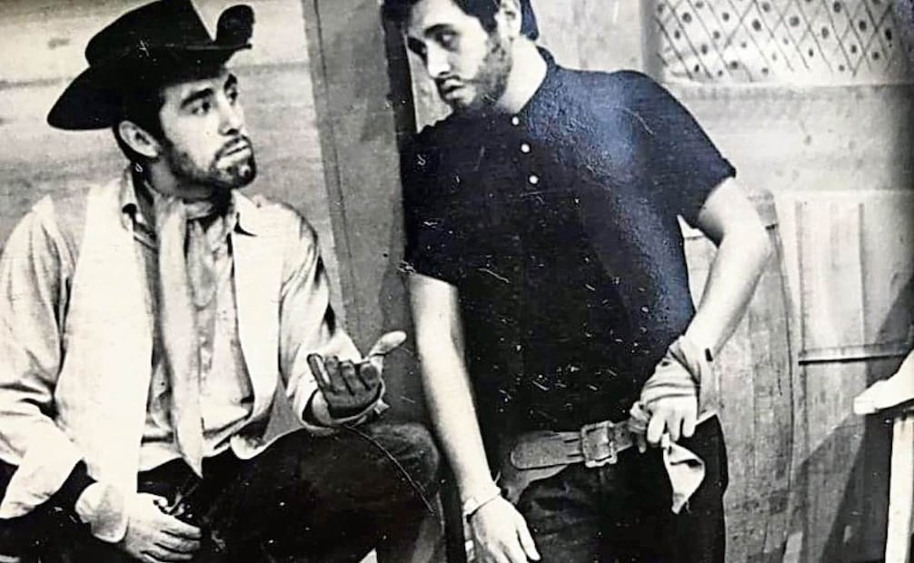 Compartió pantalla con su hermano Héctor Suárez en una televisión todavía en blanco y negro.