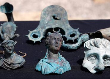 Hallan hundido tesoro de reliquias y monedas de época de Constantino el Grande