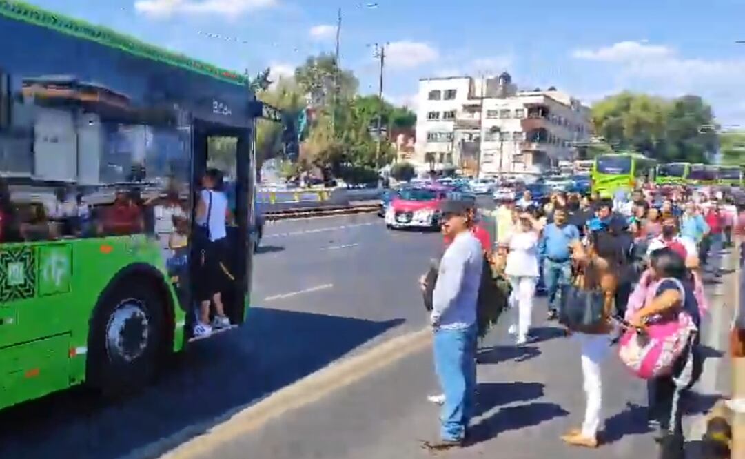 Suspenden servicio en L9 del Metro. Foto: Captura de video