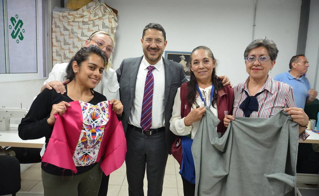 En el Pilares de la colonia Atlampa, el Jefe de Gobierno, Martí Batres, encabezó la entrega de más de un millón 200 mil pesos del Programa de Mejoramiento Barrial 2024. Foto: Especial