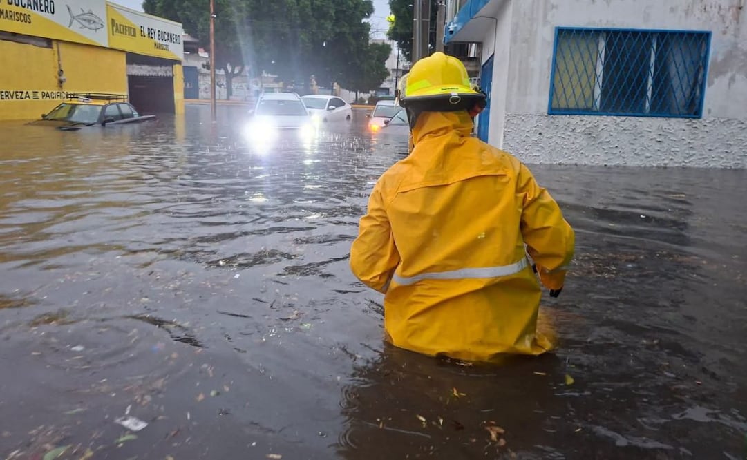 Tromba provoca inundaciones en Puebla; una mujer muere por caída de un árbol.
Foto: Especial.