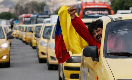 Taxistas protestan en Colombia para exigir salida de Uber