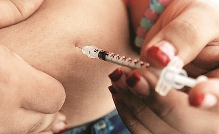 Insulina aumenta riesgo de fracturas óseas en pacientes 