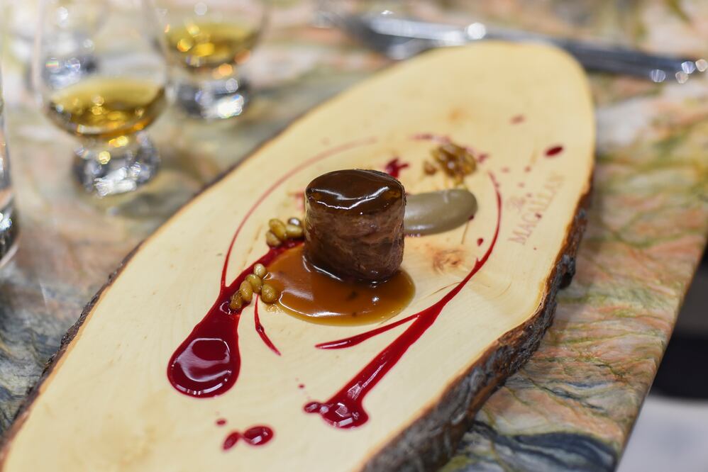 Lomo de venado con sangre de frutos rojos (Foto Cortesía)