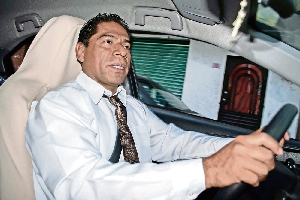 Desde 2015, el nombre de Pedro Torres está fichado en el buró de crédito por compras que él jamás realizó. (JOSÉ A. TORRES. EL UNIVERSAL)