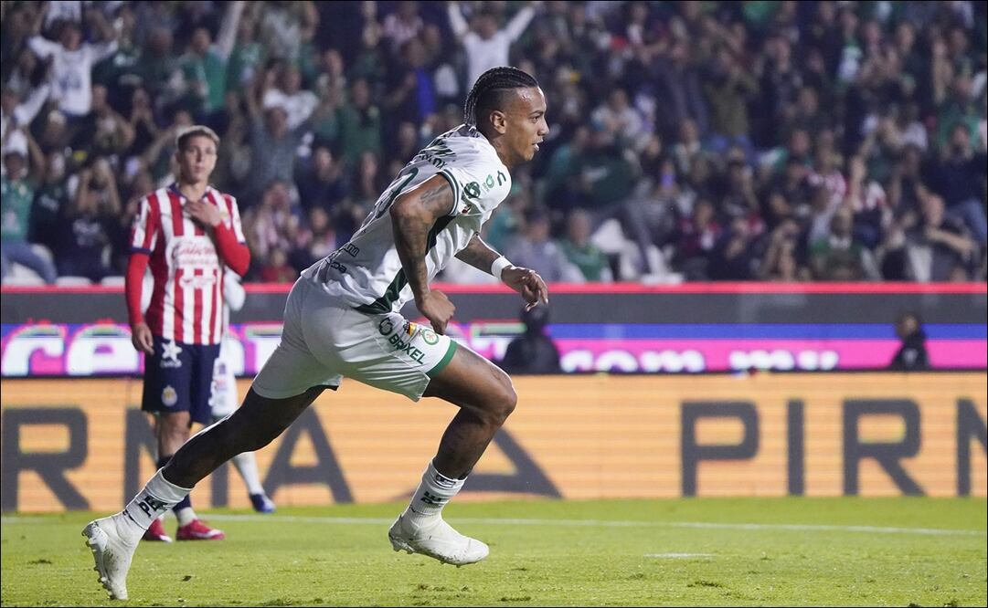 Chivas recibe golpe de realidad en León; La Fiera venció al Guadalajara - Foto: Imago7