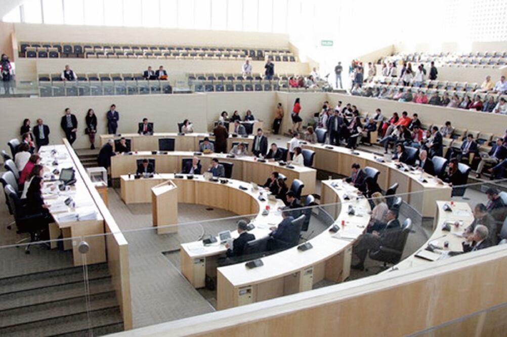 Con 24 votos de los legisladores de PAN, PRD, MC y Panal se realizó la designación