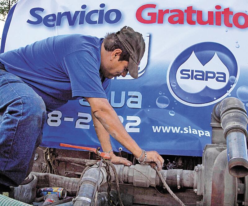 El SIAPA anunció que, ante el corte en el suministro del agua, se implementará un programa gratuito de pipas. Foto: ARCHIVO EL UNIVERSAL