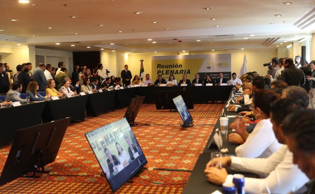 Reunión plenaria de diputados del PRD en el municipio de Ixtapan de la Sal. Foto: Jorge Alvarado EL UNIVERSAL