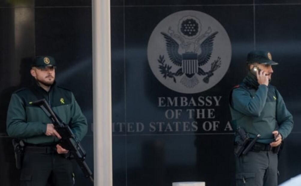 Policía detona un sobre sospechoso dirigido a embajadora de EU en Madrid