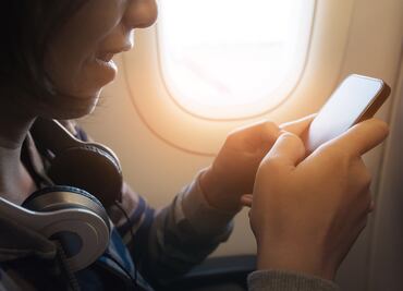 Aerolínea permite usar whatsapp y facebook durante sus vuelos, ¡gratis!