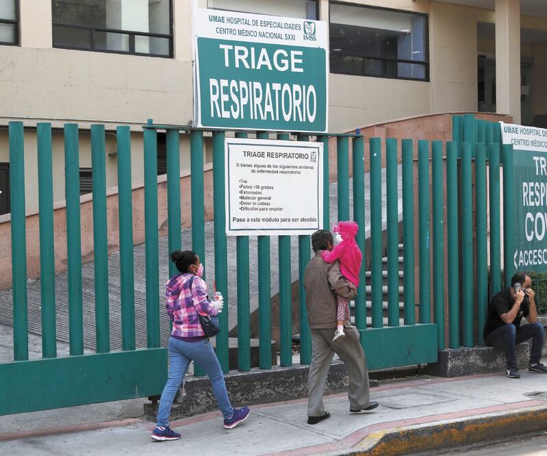 Unas 10 personas acudieron al área de triage del Centro Médico Siglo XXI y todos los pacientes han sido recibidos, aseguran. Foto: CARLOS MEJÍA. EL UNIVERSAL