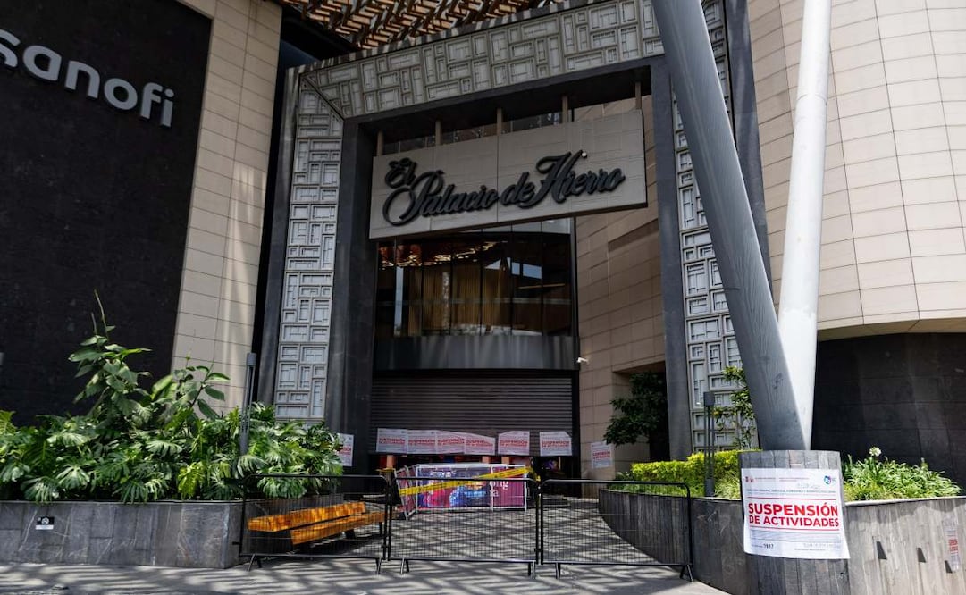 En la plaza Mítikah, las entradas peatonales están cerradas y con sellos de Protección Civil. (14/08/25) Foto: Hugo Salvador/ EL UNIVERSAL