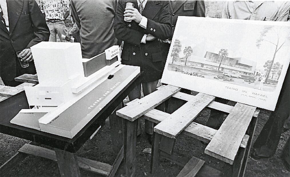 Manolo Fábregas, padre de Rafael, fue pilar del teatro en México. El 16 de mayo de 1977, inauguró el San Rafael. Foto: Archivo / El Universal