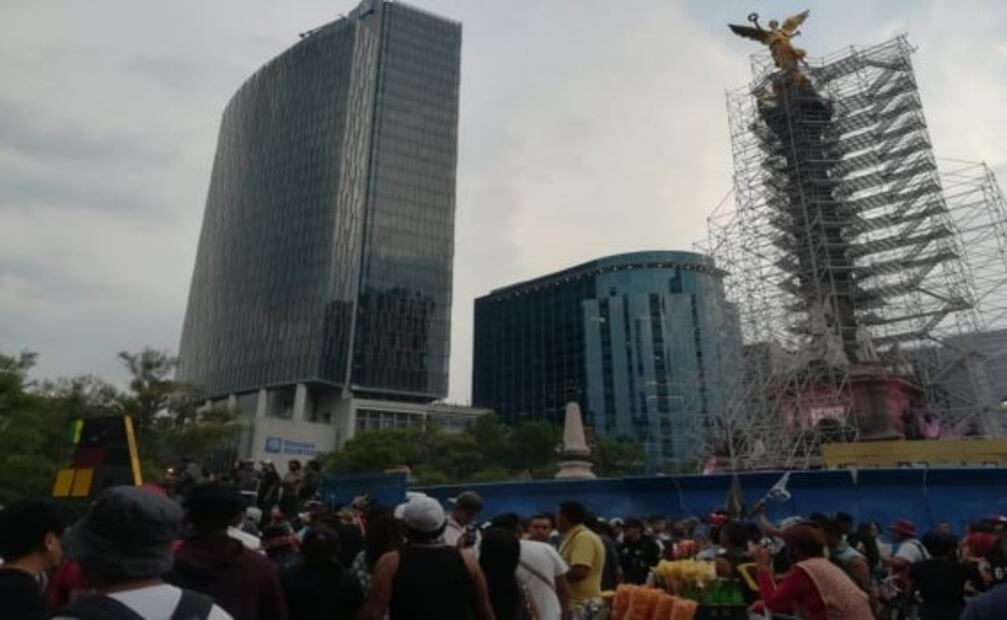Realizan "fumatón" de marihuana en el Ángel de la Independencia