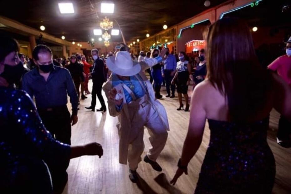 Con mambo y danza, el Salón Los Ángeles reabre sus puertas