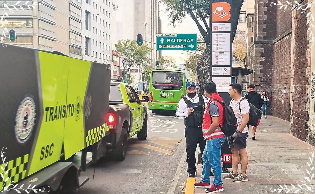 Este lunes estuvieron vacías las cuatro nuevas estaciones de la L4 del Metrobús. Policías orientaron a usuarios. 