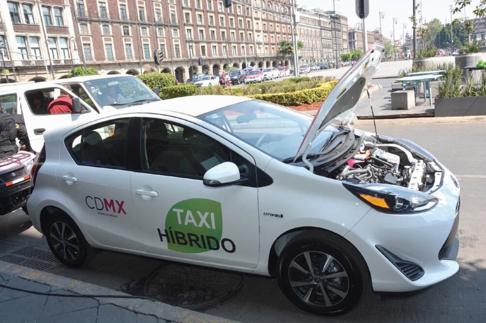 El Prius hatch back costarán 260 mil pesos a los concesionarios. Foto: ESPECIAL