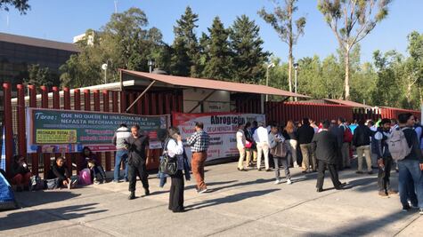 "No vamos a dejar pasar a nadie", amaga la CNTE en San Lázaro