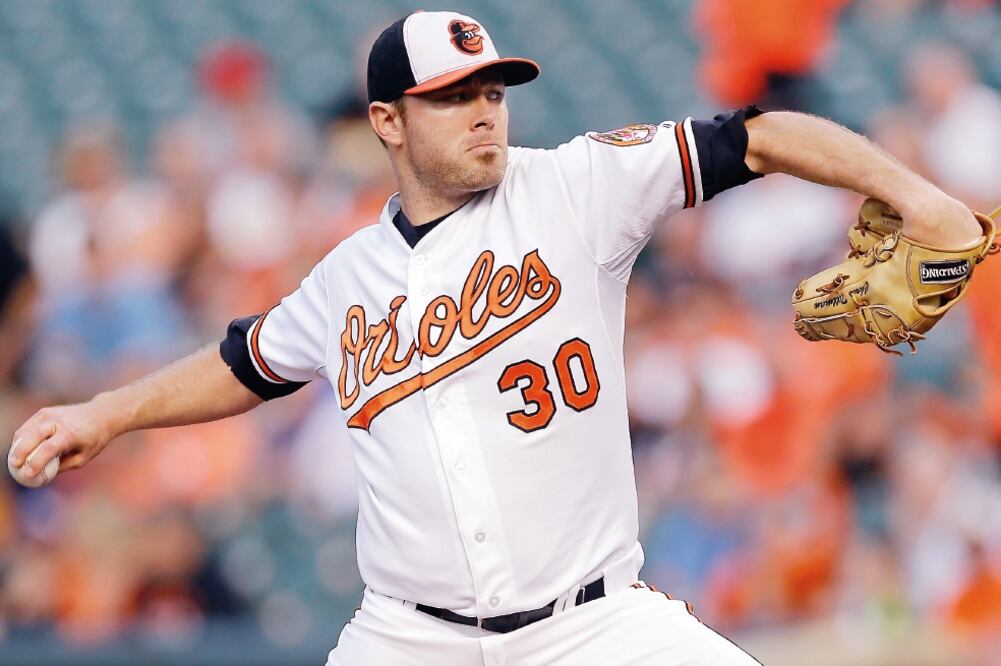 Chris Tillman, permitió dos carreras y tres hits, en siete innings, que incluyó tres boletos y el mismo número de ponches (PATRICK SEMANSKY. AP)