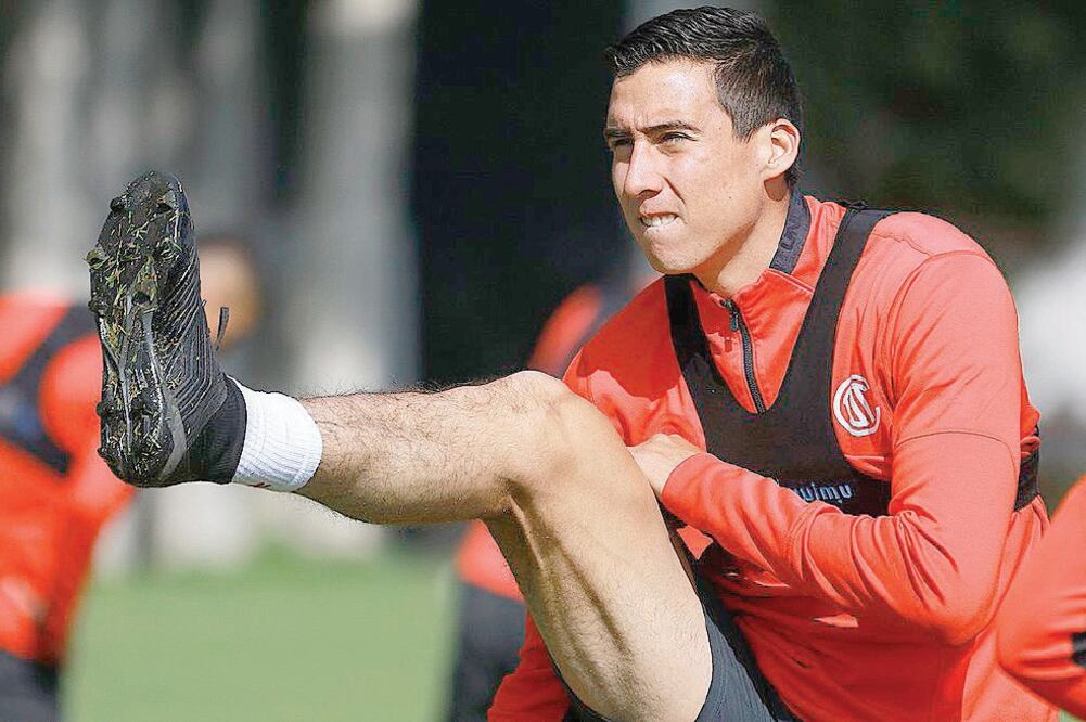 Adrián Mora busca ser considerado por el DT y obtener la titularidad. Foto: CLUB TOLUCA