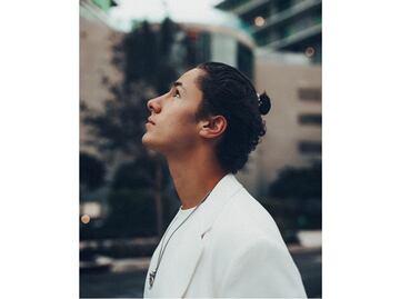 Llaman “whitexican” a Juanpa Zurita