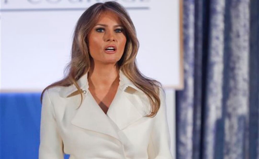 Melania Trump logra disculpa del editor del Daily Mail